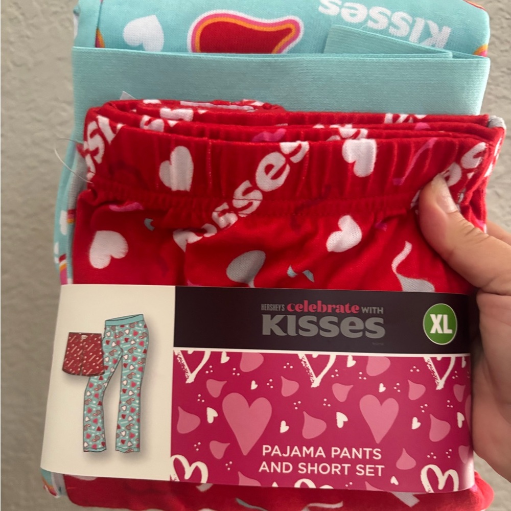 Hersey Kisses Pants/Shorts Set XL